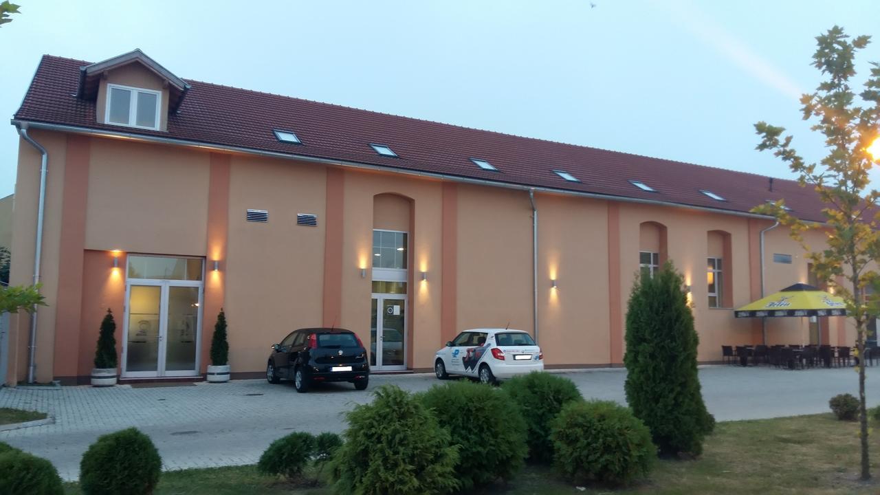 Отель Stari Mlin Вршац Экстерьер фото